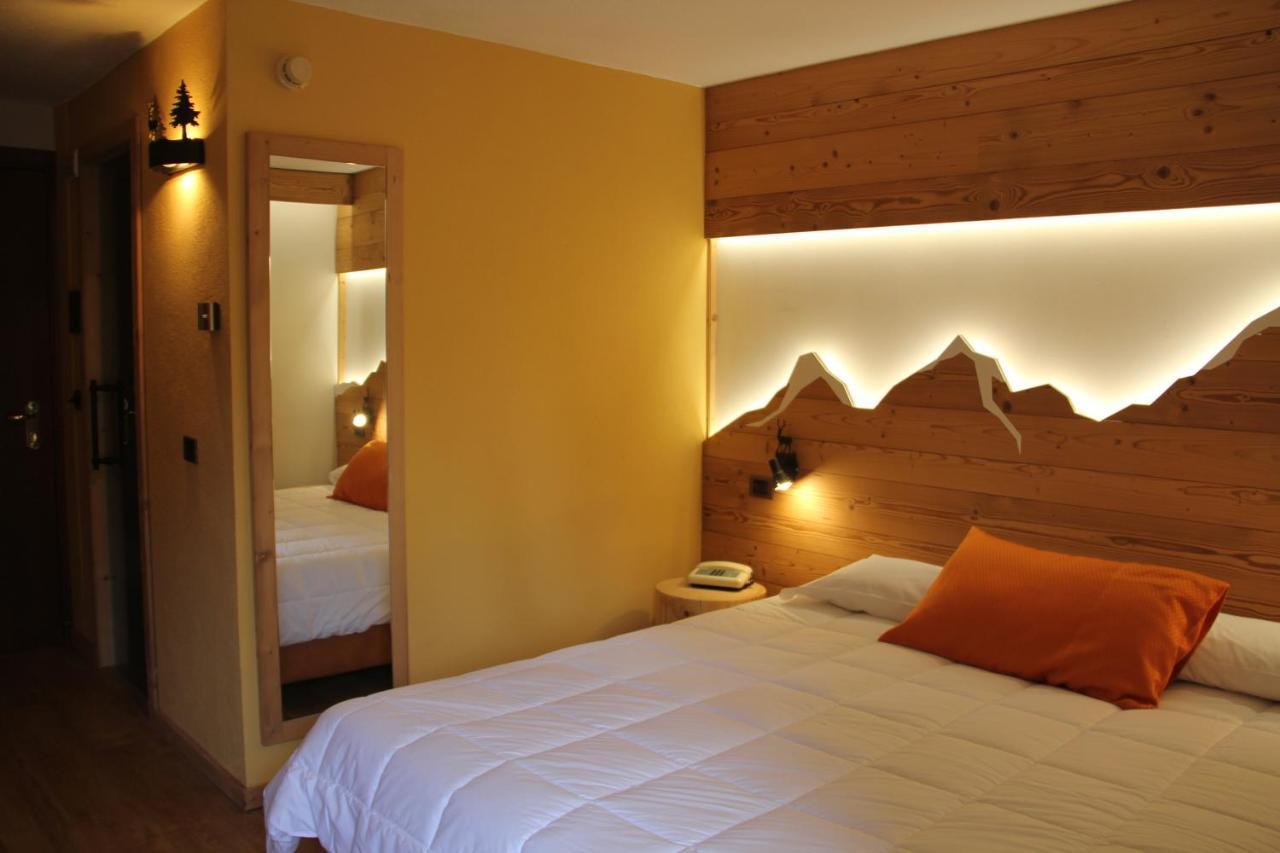 Hotel Petit Tournalin Champoluc Exterior foto